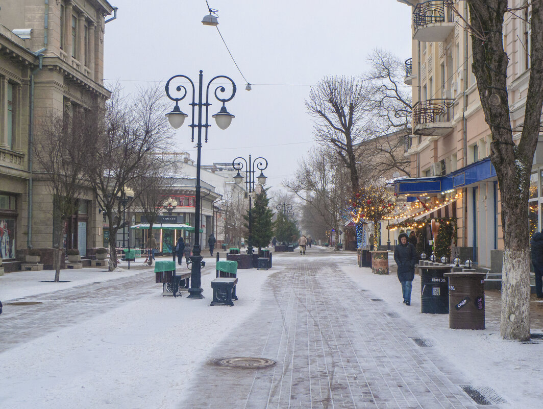 В Крыму  опять зима,улица Пушкина - Валентин Семчишин