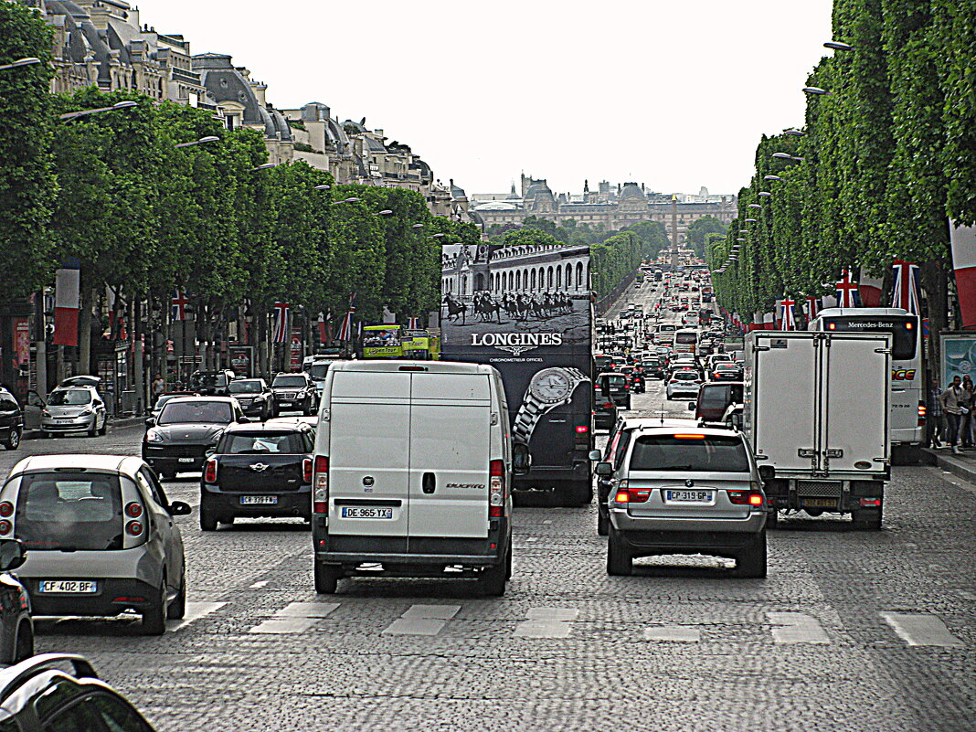 По улицам Парижа. - Владимир Драгунский