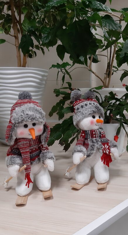 Снеговички-лыжники - Ольга 