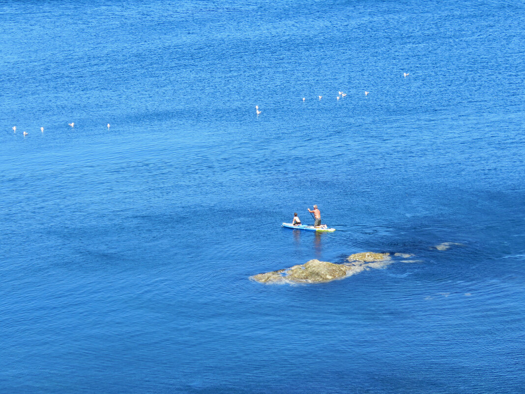 Одни в море - ИРЭН@ .