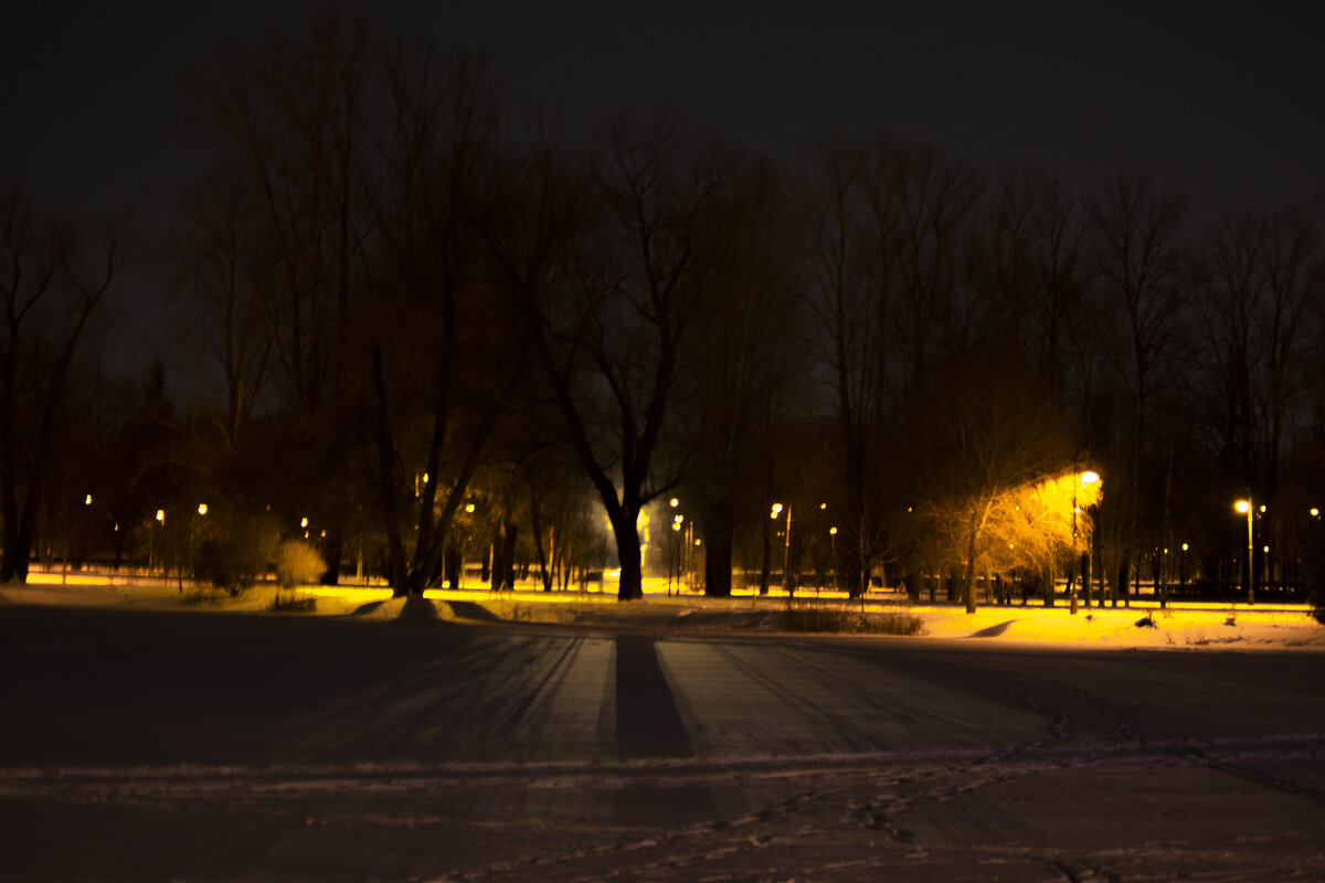 за деревом - Алексей Булак