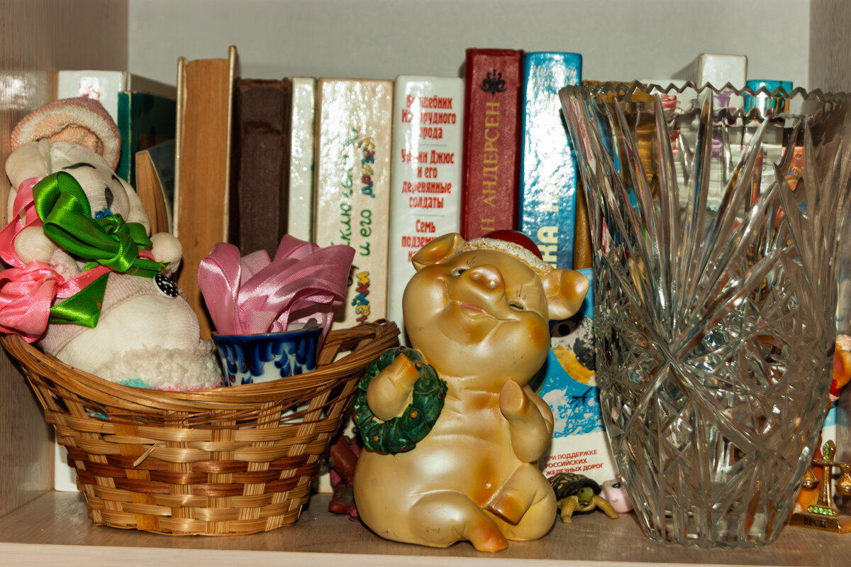 Свинья копилка, уже полная и разбить жалко - Игорь Сикорский Свинья копилка, уже полная и разбить жалко - Игорь Сикорский