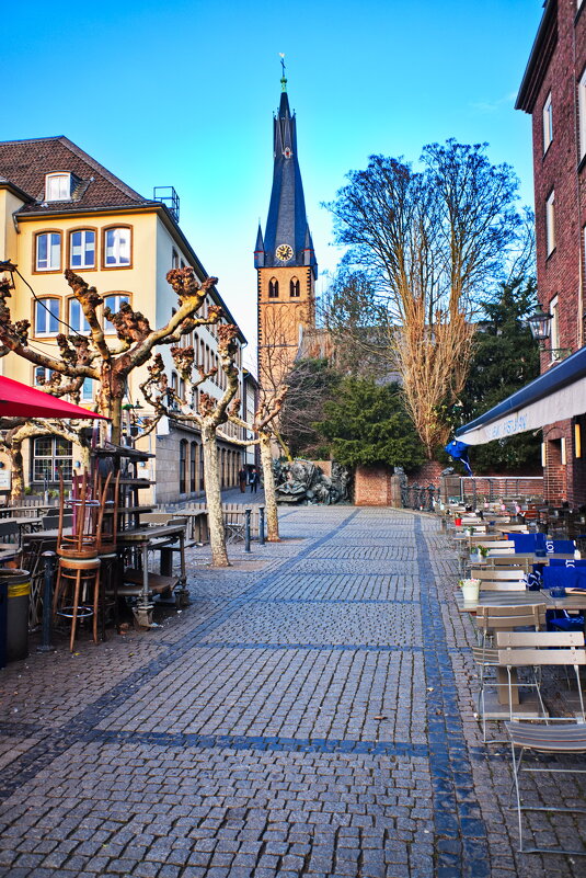 *** - Witalij Löwin