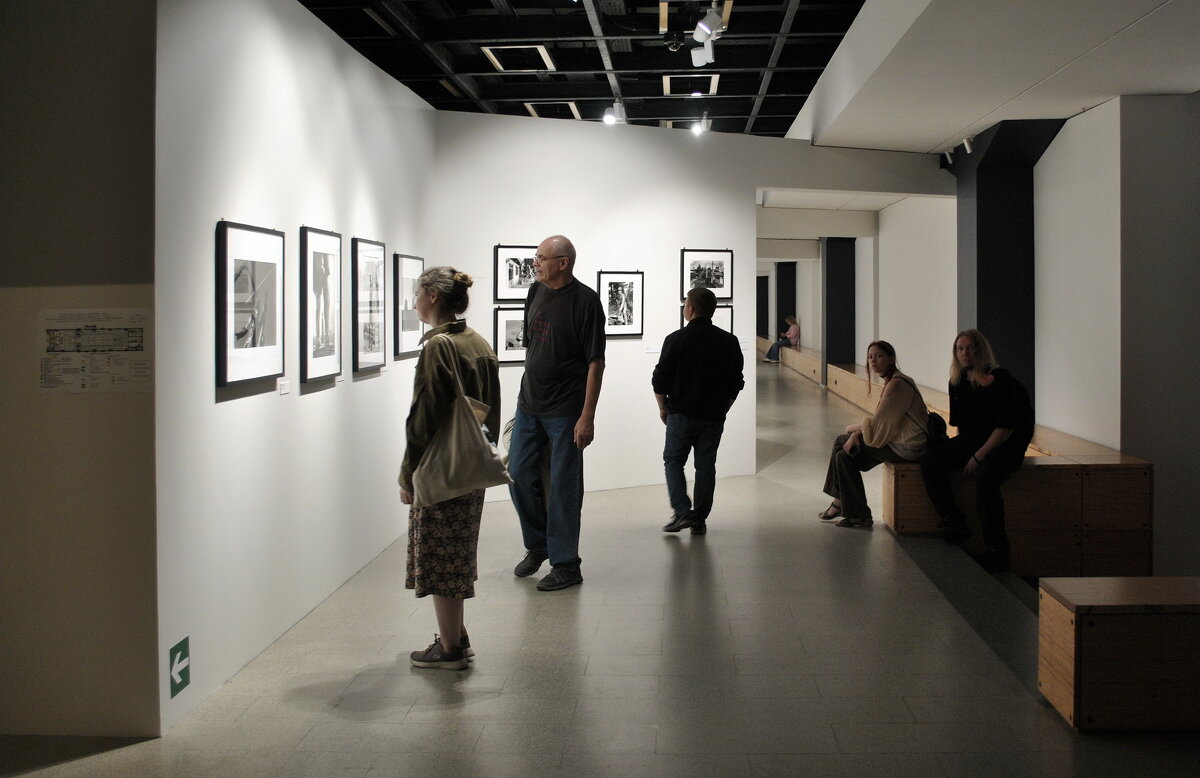 "Вечерком пойду гулять, Все скамейки заняты.." - AleksSPb Лесниченко