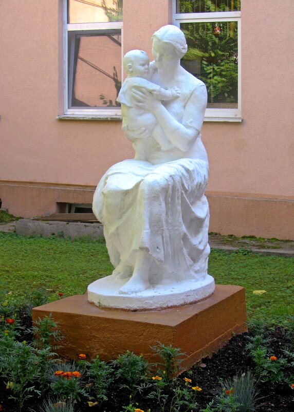 Мать и дитя - Сергей Карачин