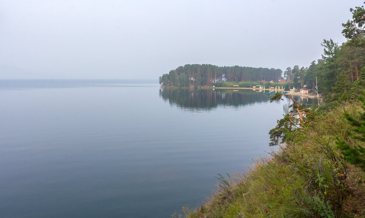 Туманное утро на озере Тургояк. - Алексей Трухин