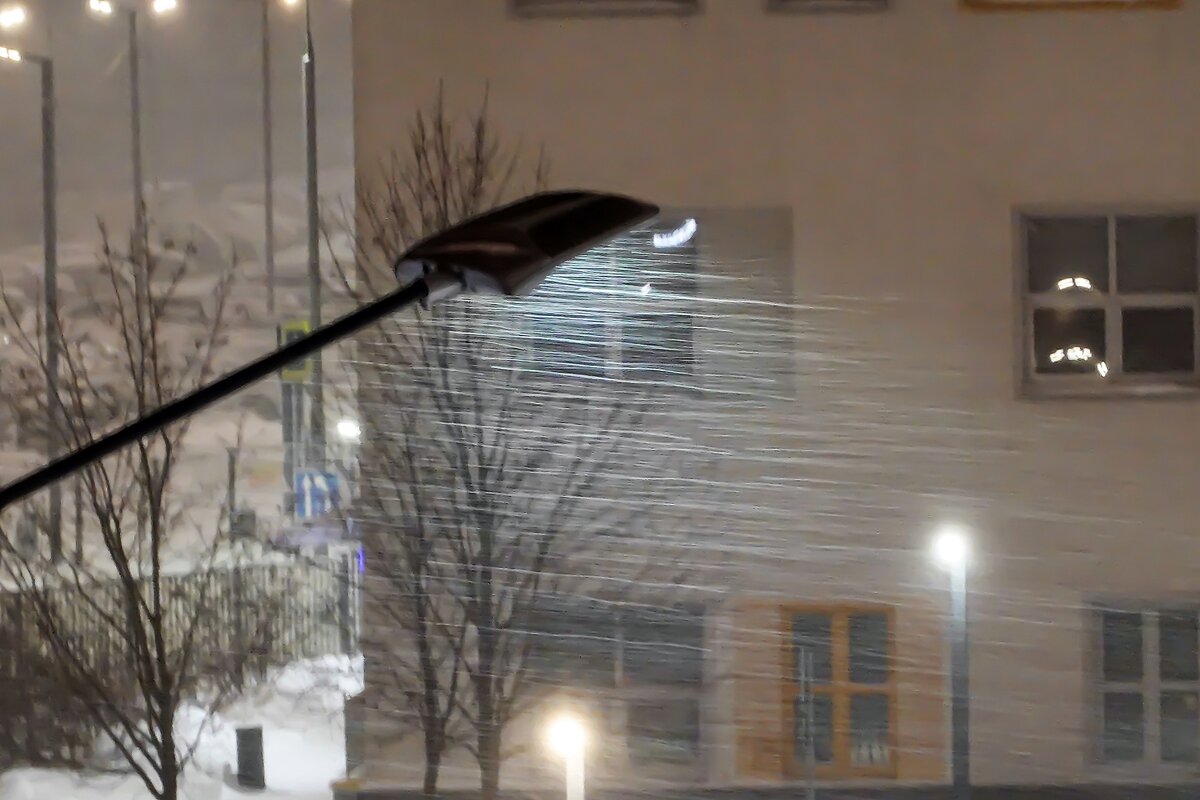 А в это время Москву заметает снегом - Валерий Иванович А в это время Москву заметает снегом - Валерий Иванович