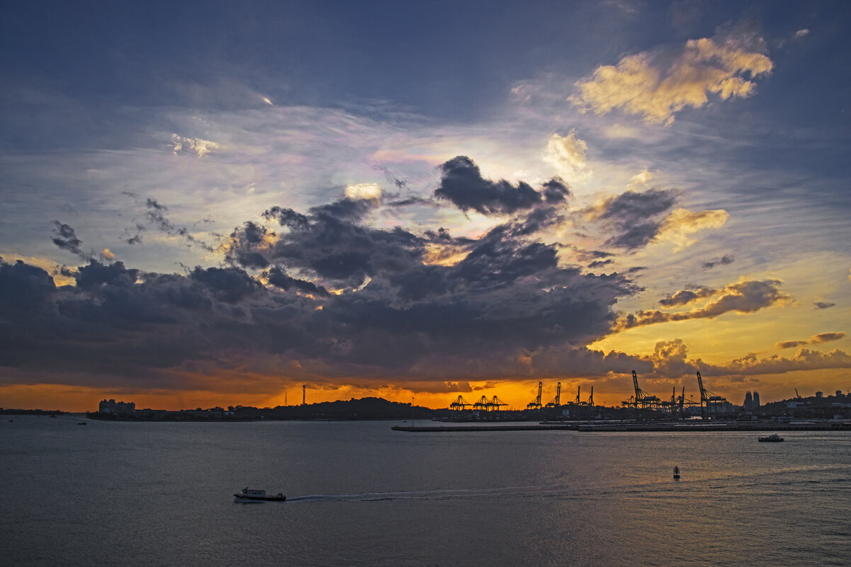 Порт. - Сергей Фомичев