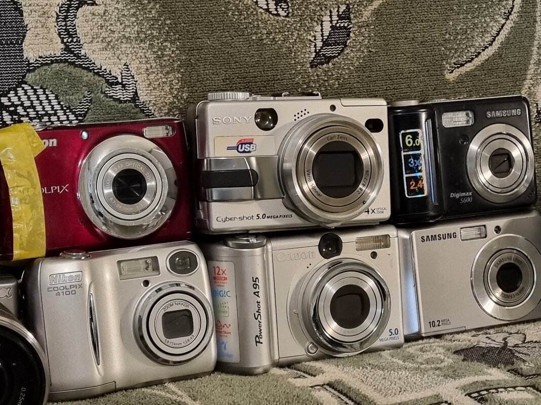 Шесть цифровых аппаратов: Nikon, Sony, Canon и Samsung - fogmeadowww m