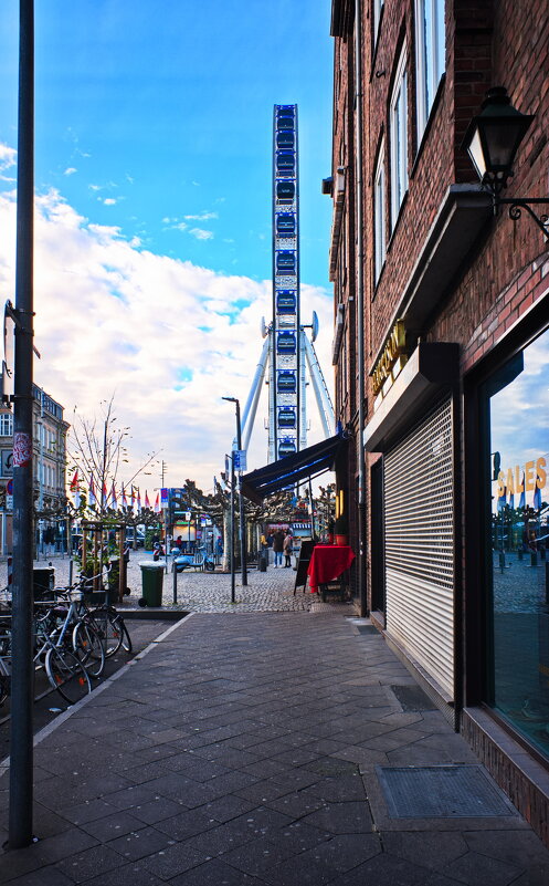 *** - Witalij Löwin