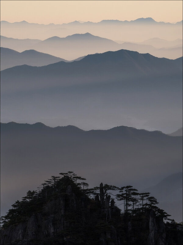 Цветные горы Хуаншаня - Влад Соколовский