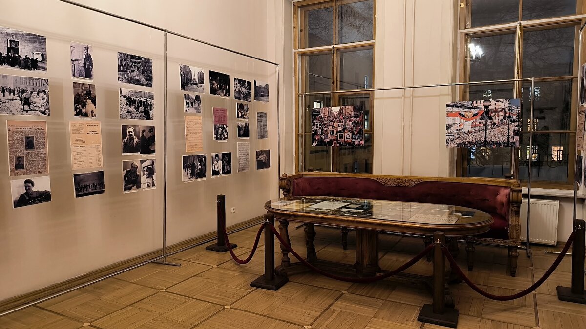 Выставка в Доме актера, посвященная снятию блокады. - Ольга Выставка в Доме актера, посвященная снятию блокады. - Ольга