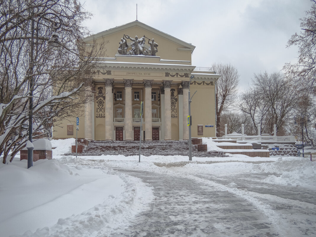 Дворец. - Николай 