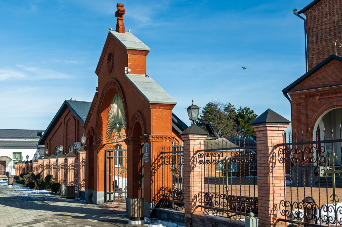 Арка при входе в Армянскую церковь - Игорь Сикорский