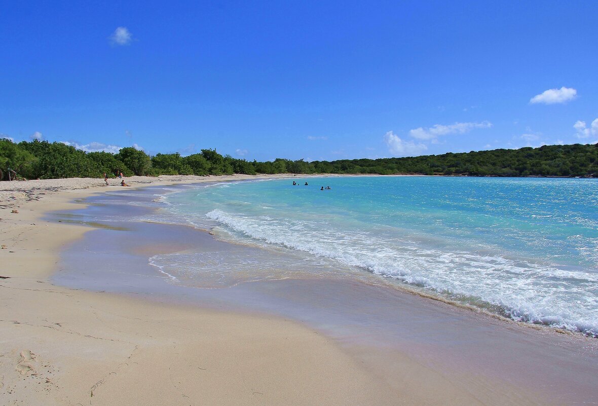 Пляж Плайя Салинас на острове Пуэрто-Рико. - unix (Илья Утропов) Пляж Плайя Салинас на острове Пуэрто-Рико. - unix (Илья Утропов)