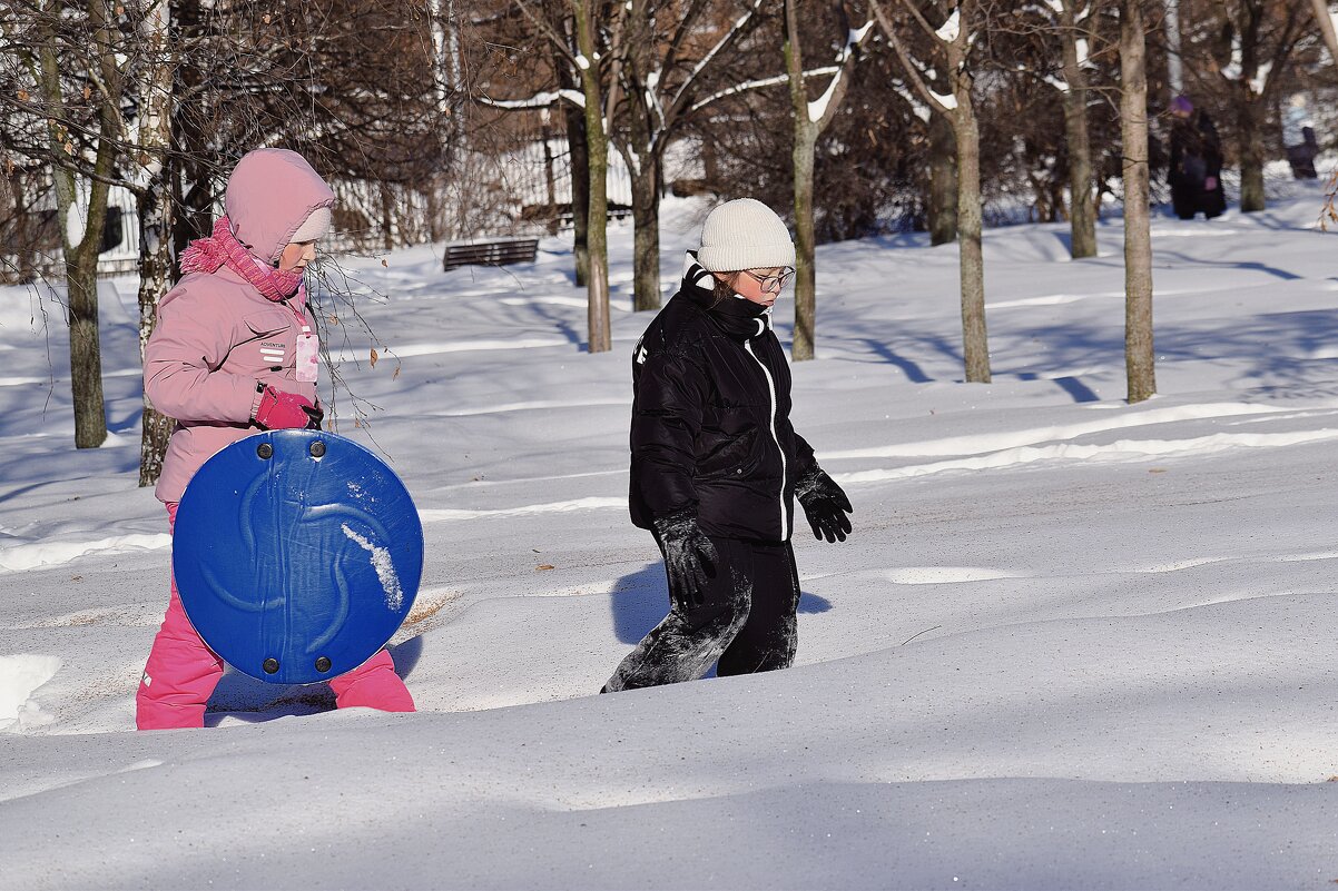 До горки ещё добраться надо по сугробам. - Татьяна Помогалова До горки ещё добраться надо по сугробам. - Татьяна Помогалова
