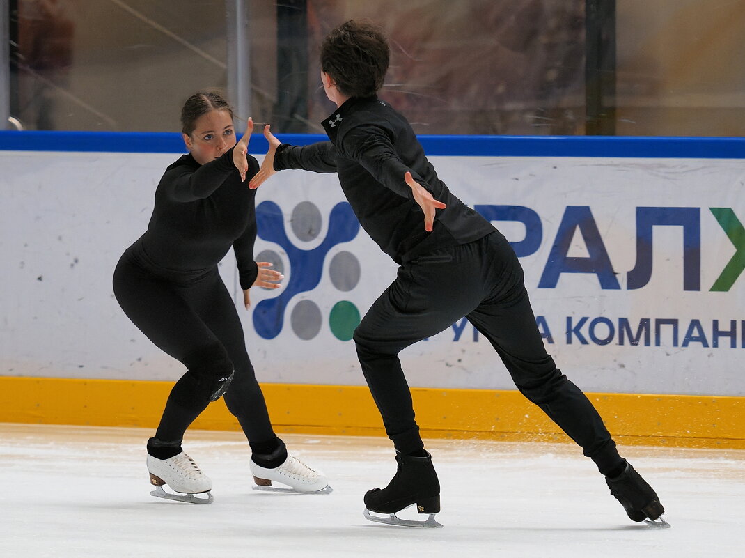 Глаза в глаза. Елизавета и Дарио. - Евгений Седов