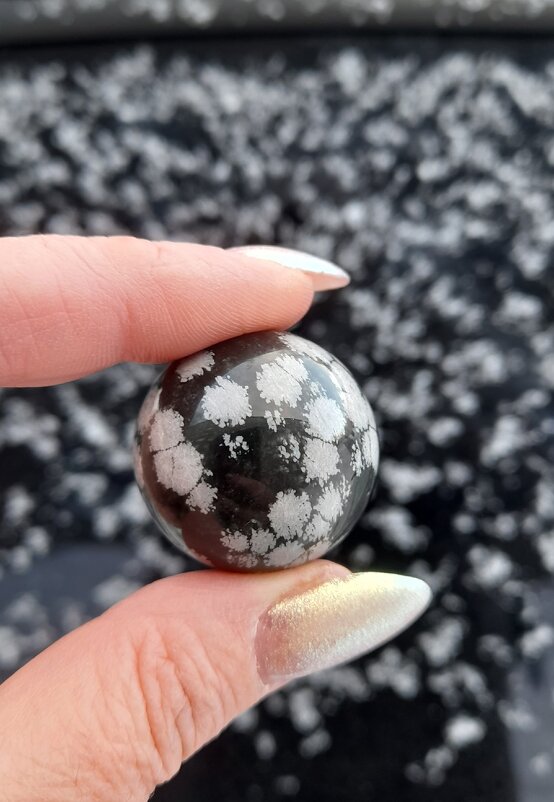 Снежный обседиан - Ирина Лесиканич