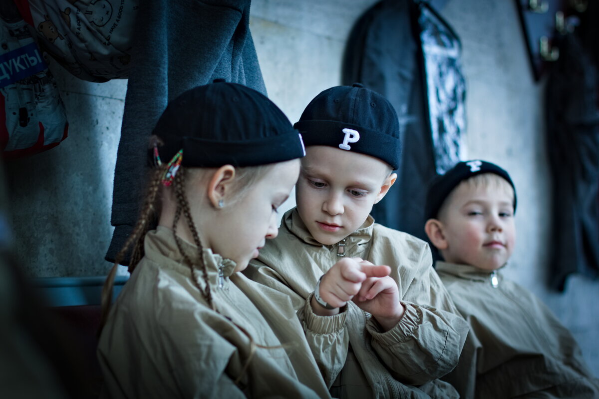 секретики все у них какие то... - Артём Евтюхов