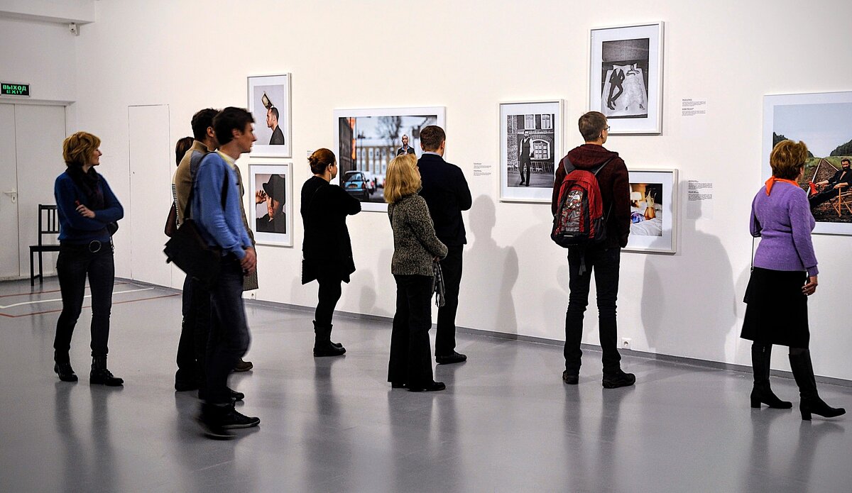 На вернисаже как-то раз,,,, - Анатолий Колосов