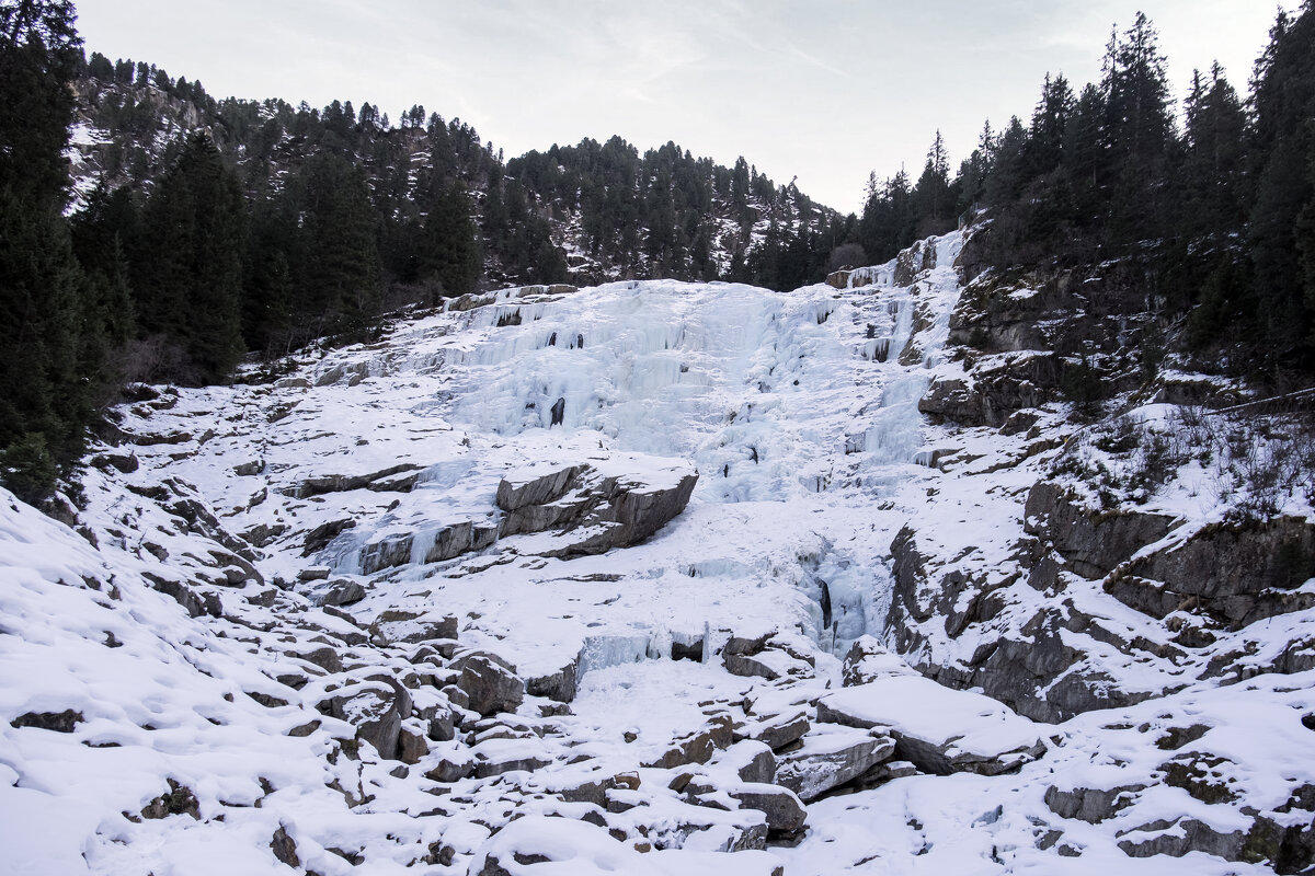Застывший водопад - Александр Липовецкий