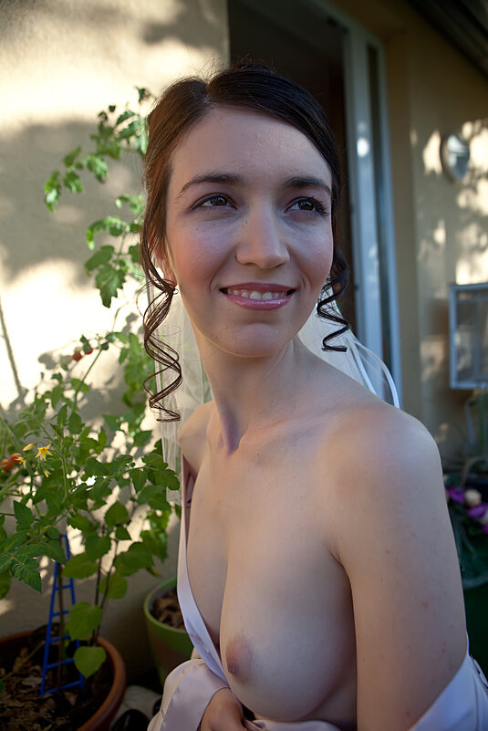 На балконе напротив... - Valziwa 