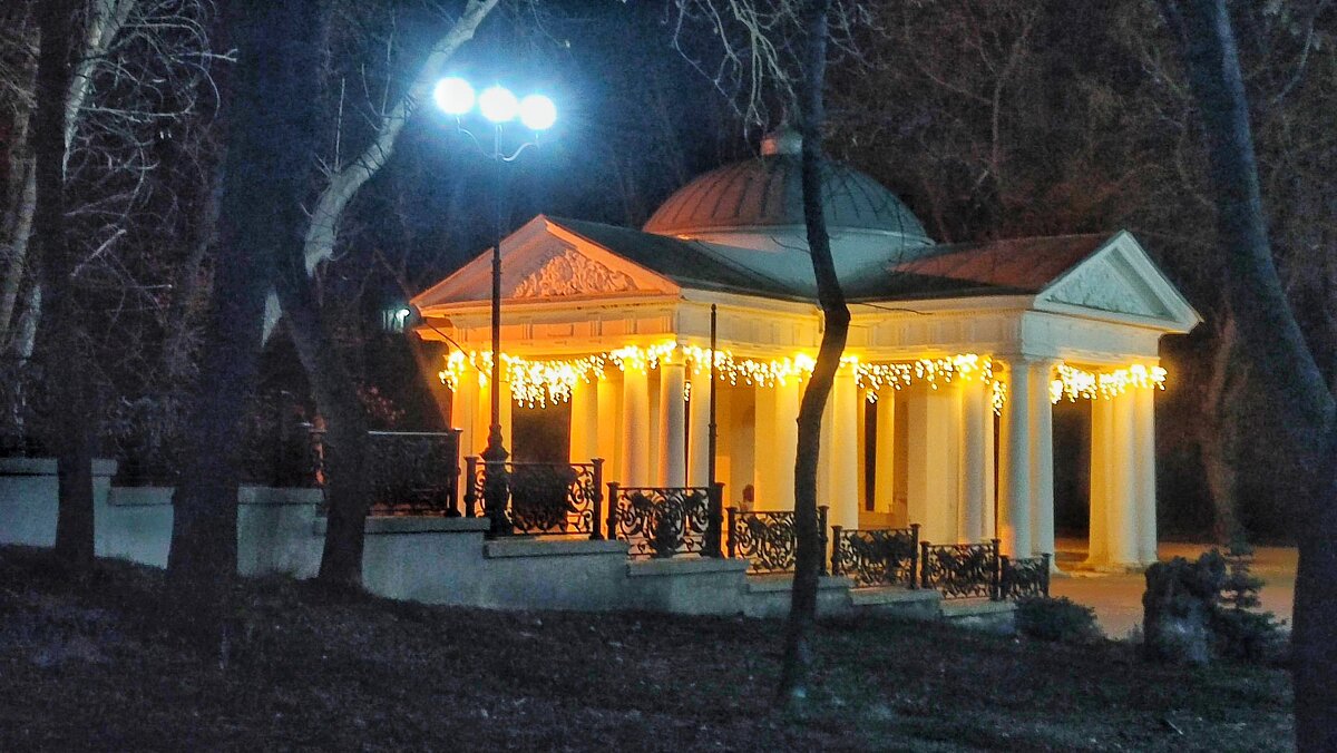 Ессентуки.в парке вечером - Мариша 