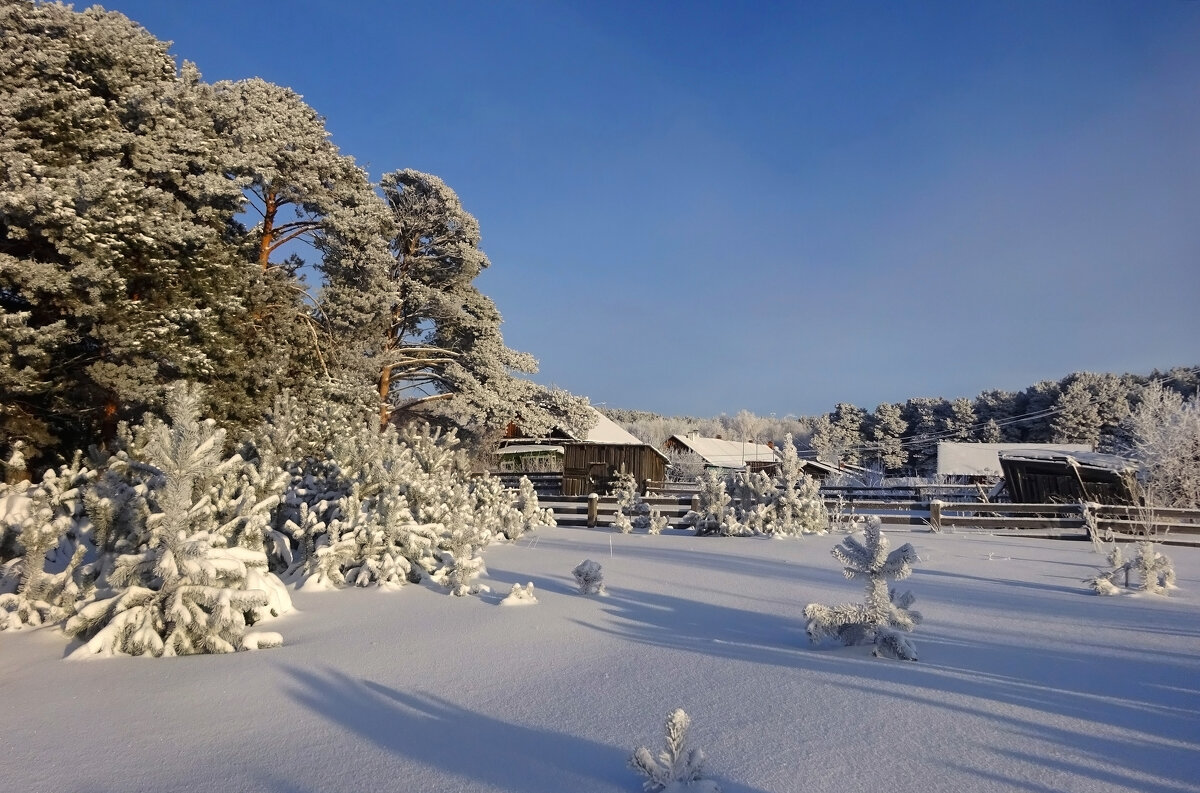 Деревня в объятиях зимы... - Valentina K