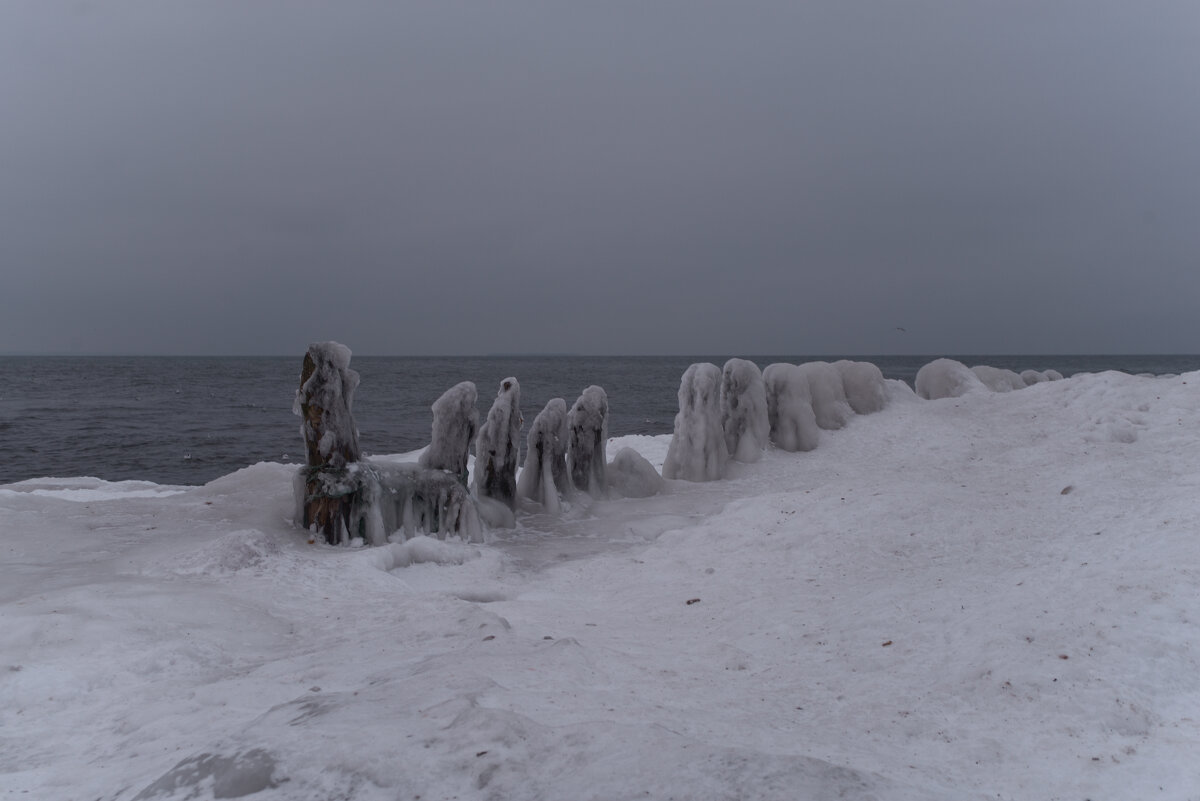 Волнолом во льду. - Константин Белоногов