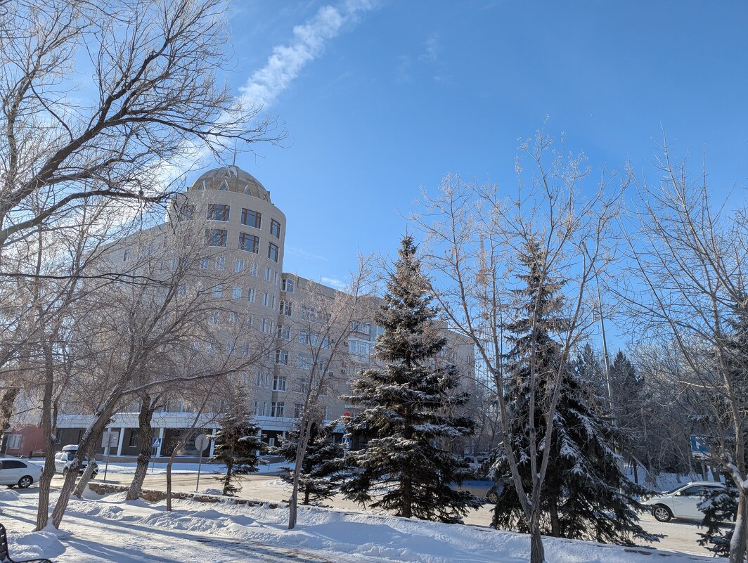 Тихий уголок города - Андрей Хлопонин