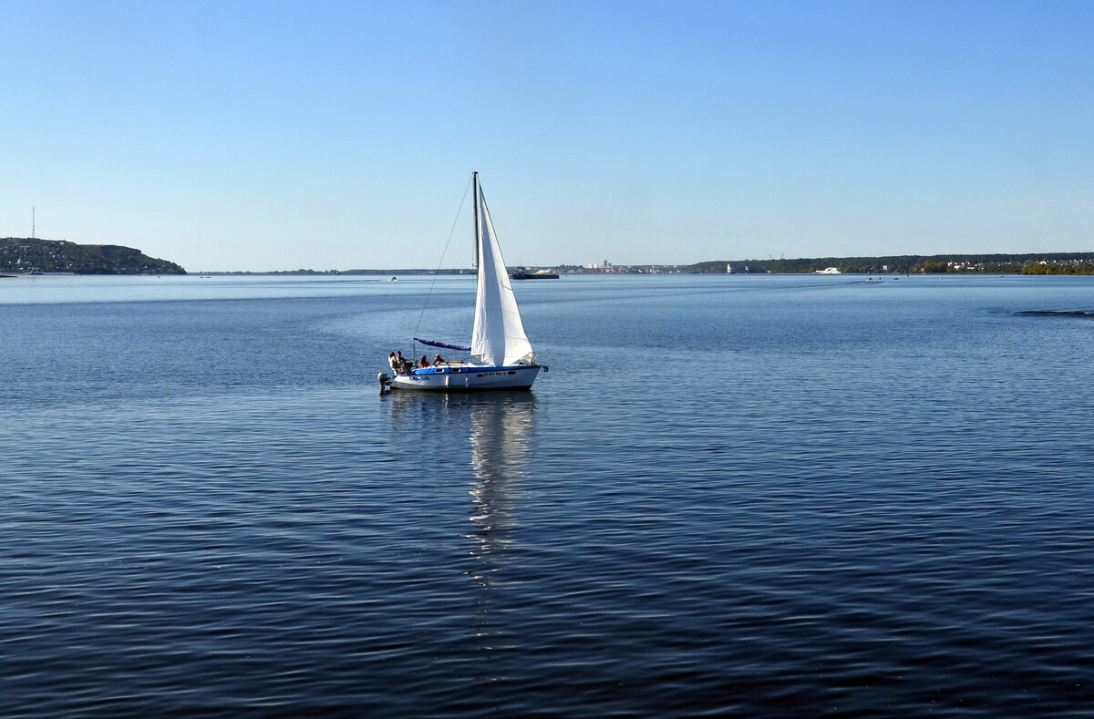 белеет парус одинокий... - Константин Трапезников