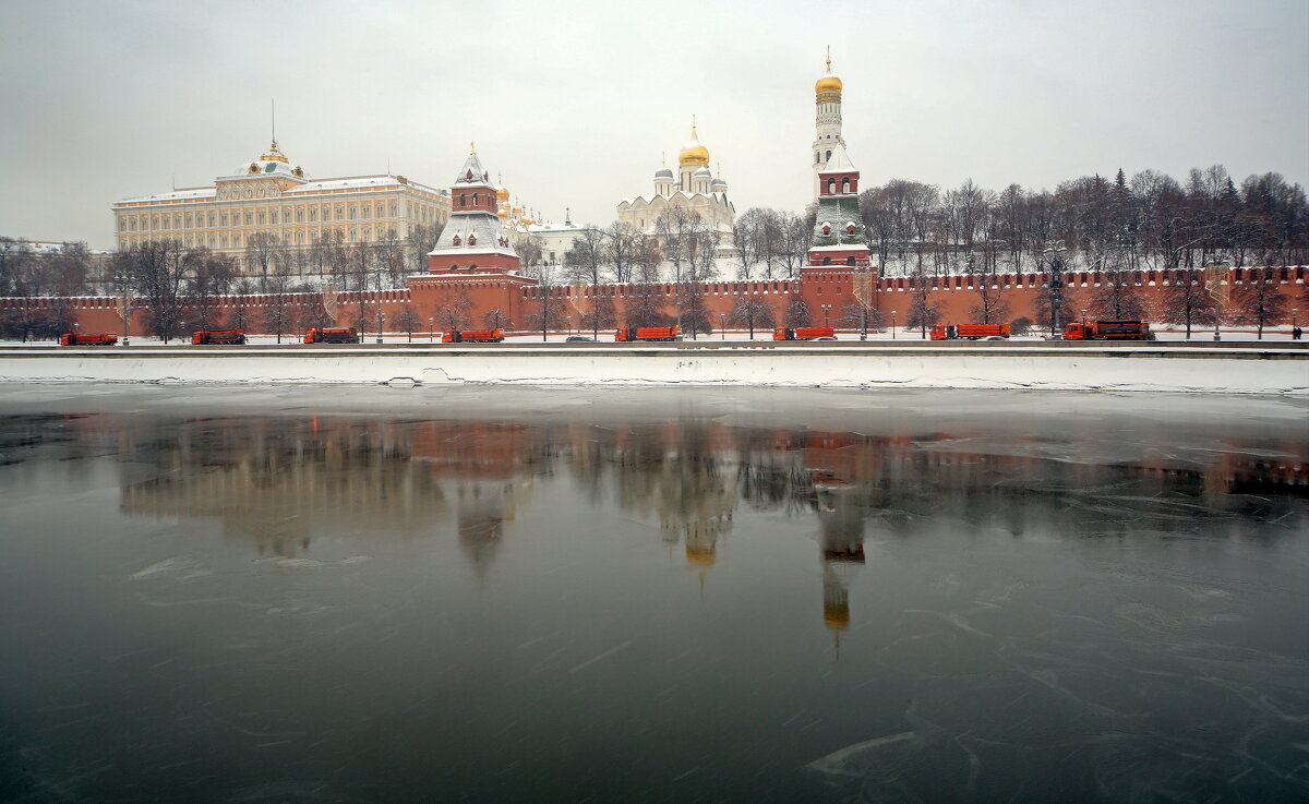 Кремлёвская набережная 14 января - Михаил Бибичков
