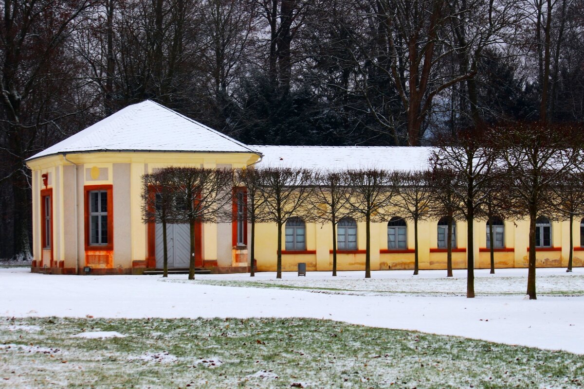 Январский снежок - Юрий. Шмаков