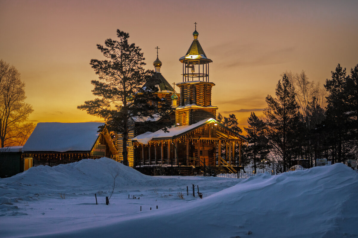 Храм на берегу у Амура - Виктор Иванович Чернюк