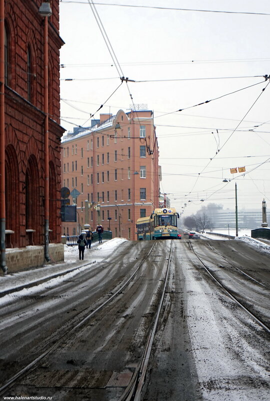 В самом конце улицы имени Маркиза Де Сада. - Игорь Корф