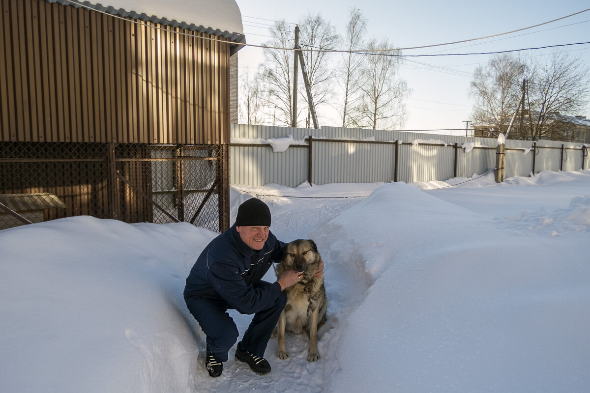 Со служебным псом - Сергей Цветков