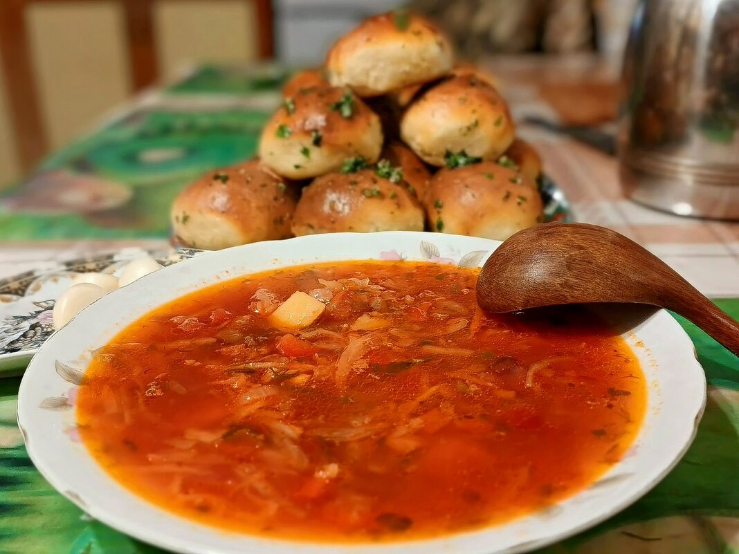 Борщ с помпушками. - Михаил Столяров Борщ с помпушками. - Михаил Столяров