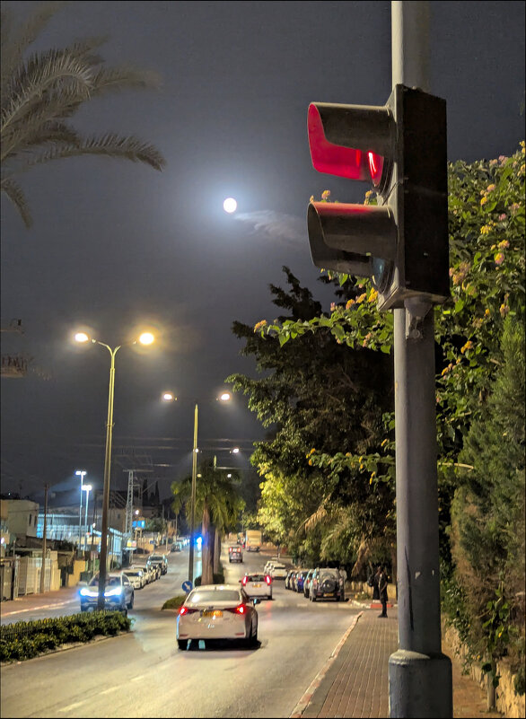 Вечер в тихом районе... - Валерий Готлиб