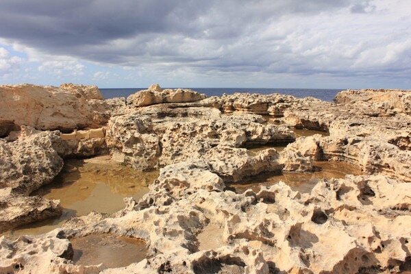 Мальтийский берег вулканического происхождения - Натали 
