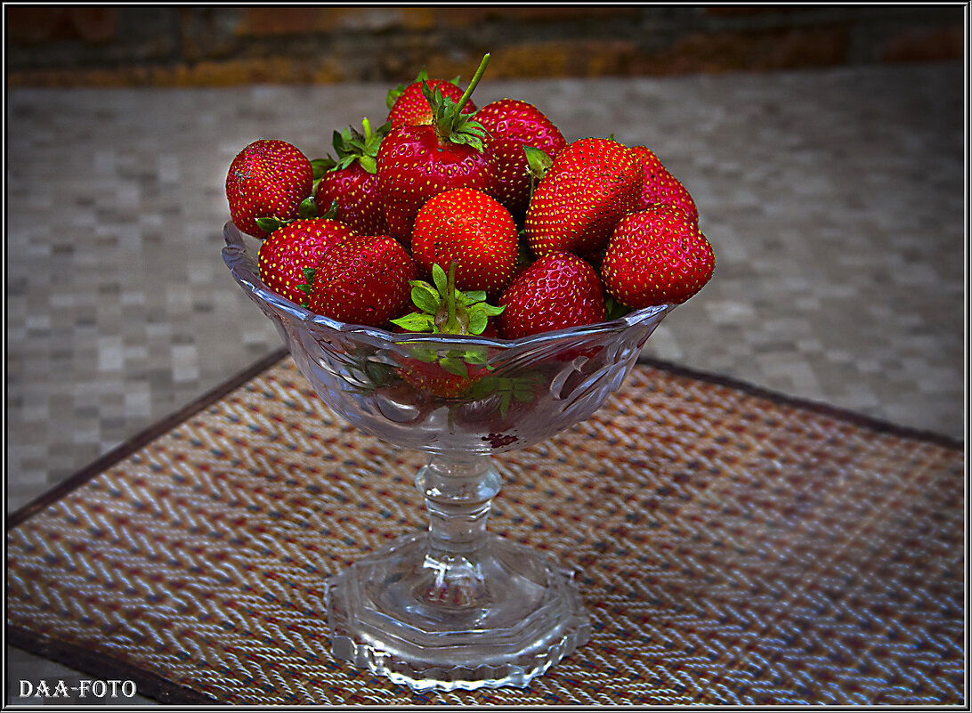 КЛУБНИКА. - Александр Дмитриев КЛУБНИКА. - Александр Дмитриев