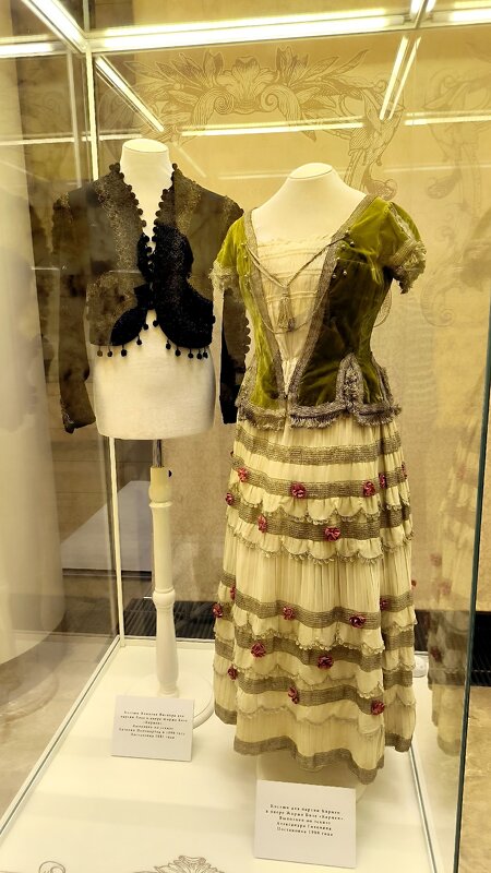 Мариинский театр. Костюмы из различных постановок. - Ольга 