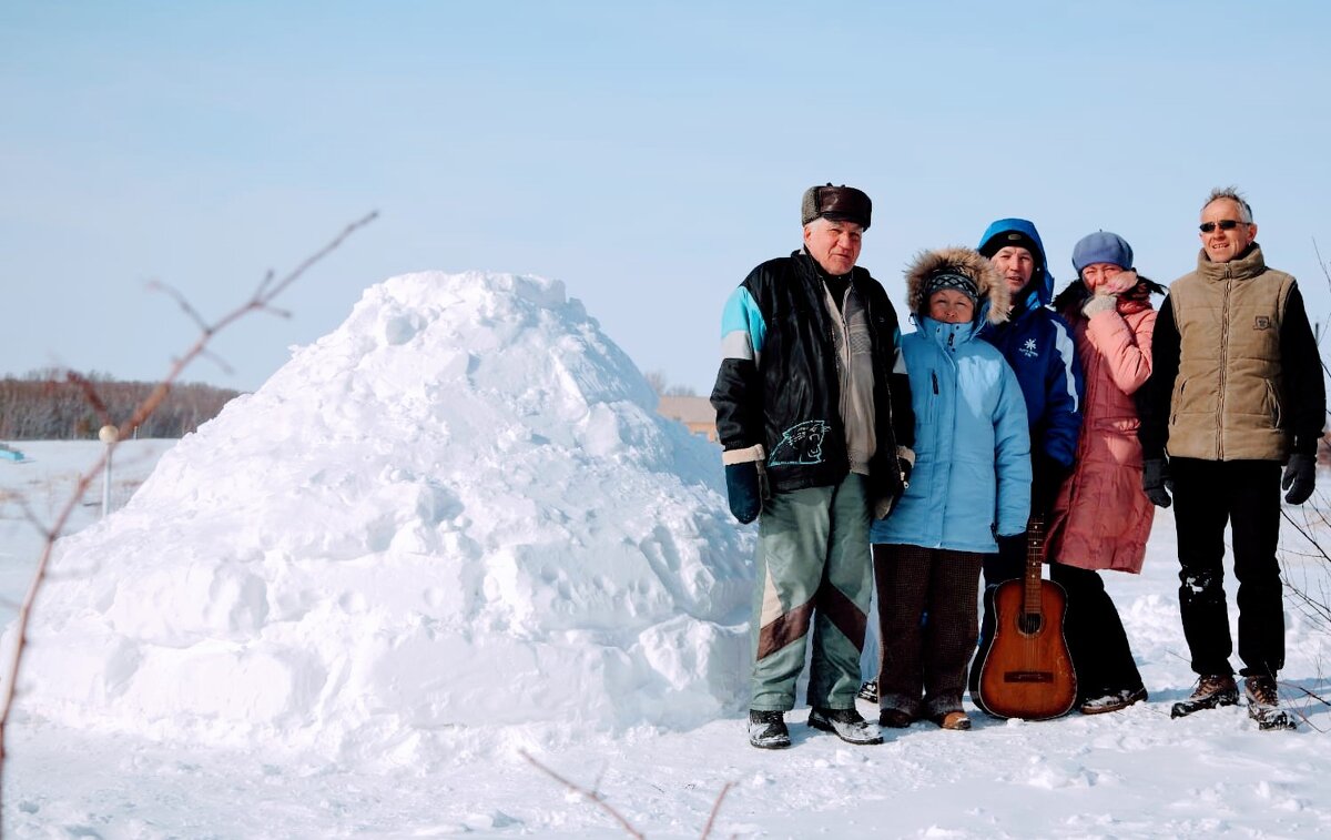 Построили снежную хижину - Георгиевич Построили снежную хижину - Георгиевич