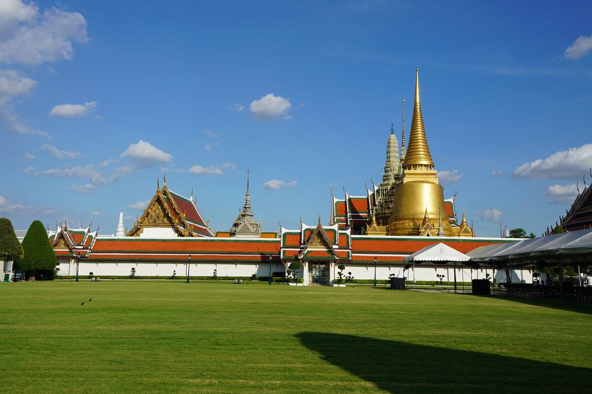 Вид на храм Изумрудного Будды - Иван Литвинов