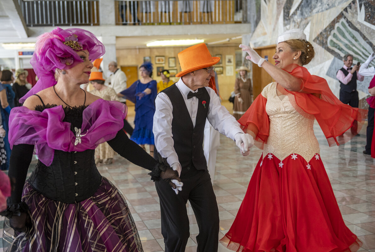 На балу. - Николай Галкин 