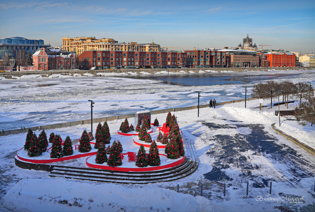 "На Крымской набережной Москвы-реки"© - Владимир Макаров