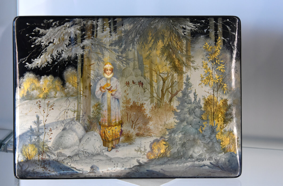 Московская область. «Федоскинская фабрика миниатюрной живописи» в Федоскино. - Наташа ***** Московская область. «Федоскинская фабрика миниатюрной живописи» в Федоскино. - Наташа *****