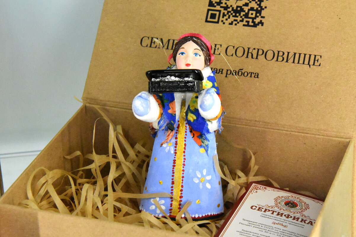 Московская область. «Федоскинская фабрика миниатюрной живописи» в Федоскино. - Наташа ***** Московская область. «Федоскинская фабрика миниатюрной живописи» в Федоскино. - Наташа *****