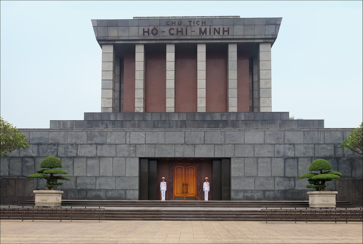 Мавзолей - Валерий Готлиб