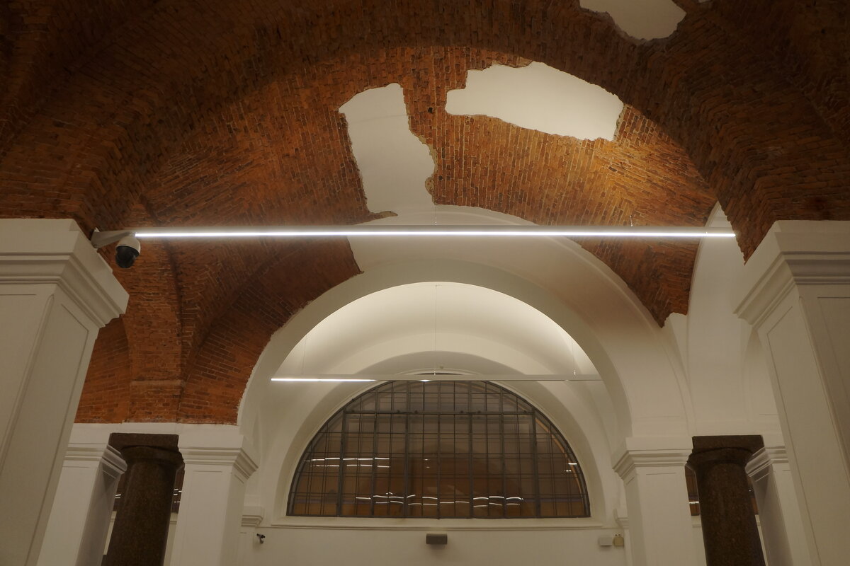 вход в Эрмитаж с Шуваловского проезда - zavitok * вход в Эрмитаж с Шуваловского проезда - zavitok *