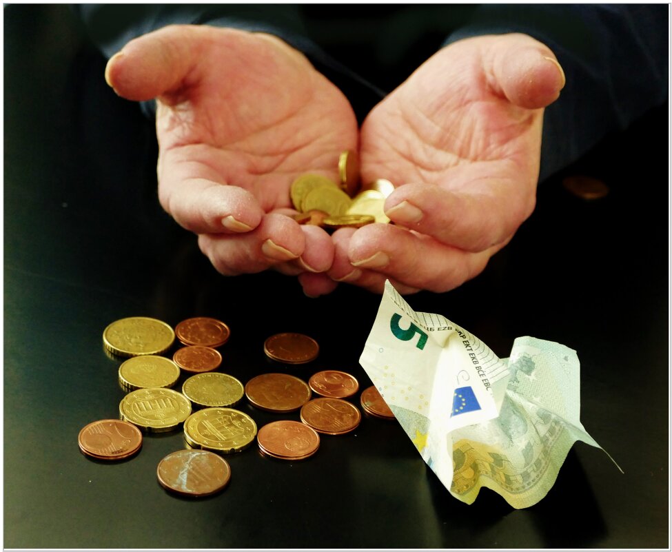 МЕЛОЧЬ... - Elvira E. 